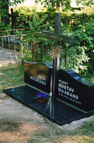 Praost Gustav Maaranna ja abikaasa Juta Maaranna hauakivi Mihkli kalmistul. Praost Gustav Maaranna ja abikaasa Juta Maaranna hauakivi Mihkli kalmistul. 