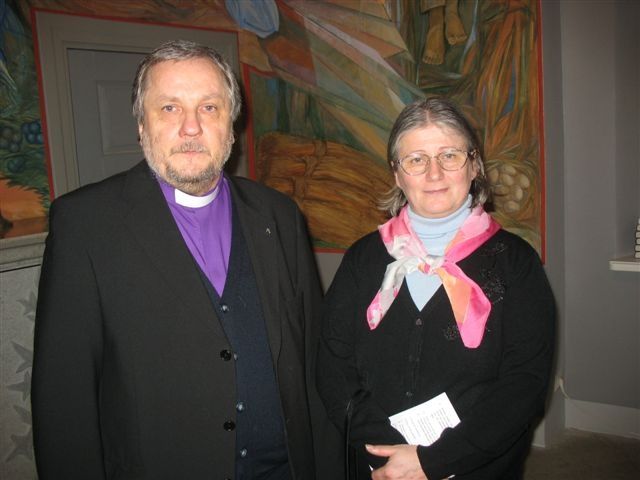 Ingeri kiriku piiskop Aarre Kuukauppi abikaasa Alinaga.