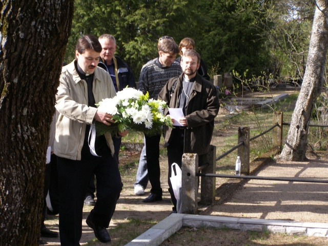 Vsevolod Lõtkin ja Siberi luterliku kiriku esindajad käisid 5. mail peapiiskop Jaan Kiivit noorema haual Tallinna Rahumäe kalmistul, kus peeti lühike mälestuspalvus. 