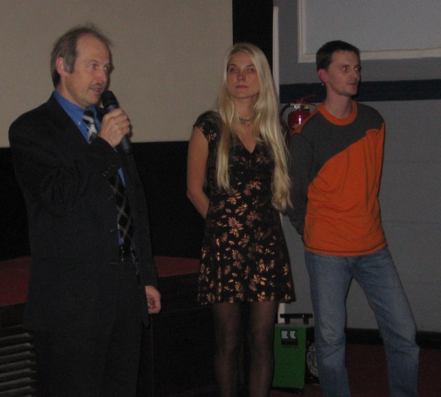 Peeter Võsu (vasakult), Erle Iher ja Ain Lepp filmi esilinastusel. 
