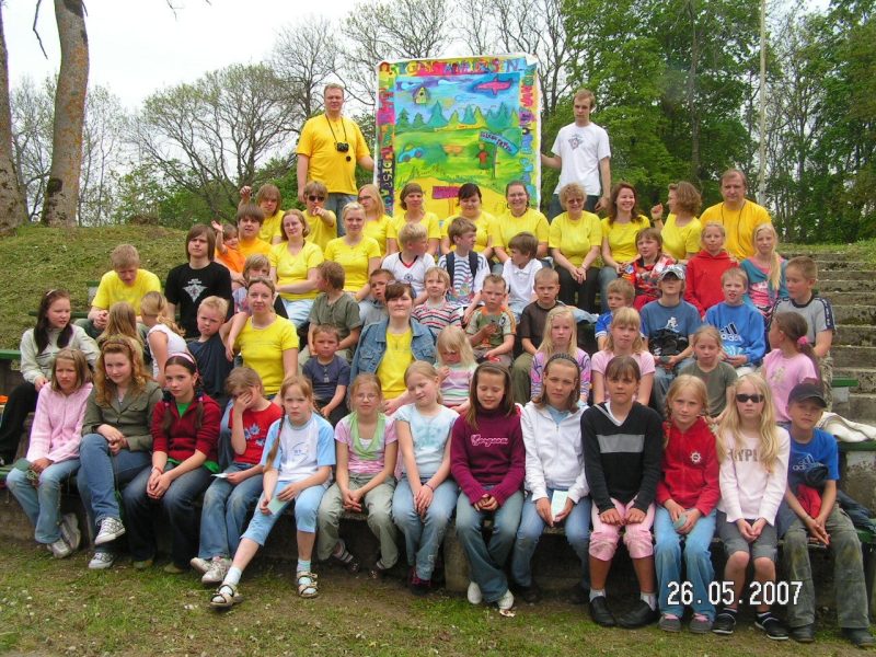 Lastepäeval osalenud 40 lapse koostöös valmis suur kangamaal.