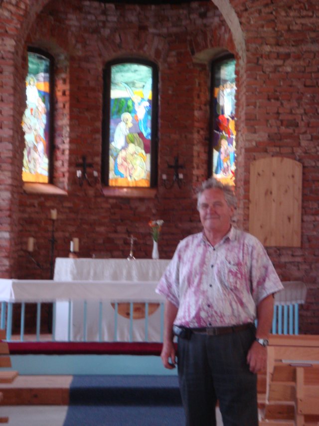 Peeter Animägi on olnud Heimtali kiriku taastamise juures ja nii võib ta igale möödujale kirikust asjatundlikku juttu rääkida.