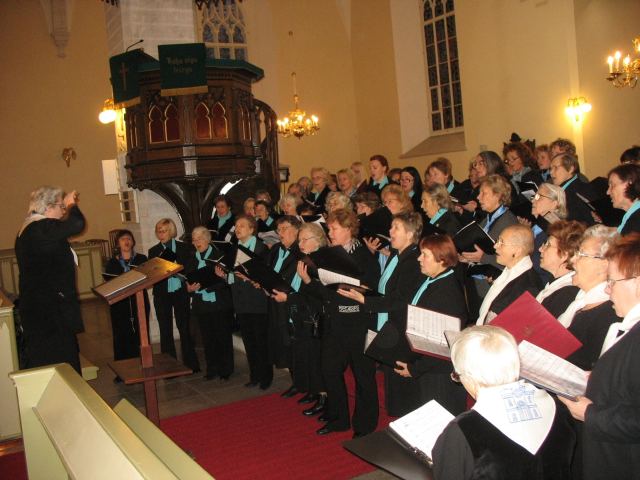 Tallinna oikumeeniline naiskoor esines kontserdiga Tallinna Jaani kiriku oreli heaks. Dirigeerib Marika Kahar. Foto: Tiiu Pikkur