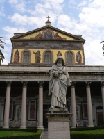Paulus Väljaspool Müüre. Selle kiriku all Roomas on arvatavasti maetud Paulus, tulise keelega apostel. Foto: Hannes Heinsar