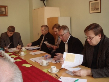 Nõukogu liikmed on töötahet täis: Priit Kama (vasakult), Kaarel Sahk (juhatuse liige), Aare Anderson, Toomas Savi ja Margus Hanson. Foto: Sirje Semm