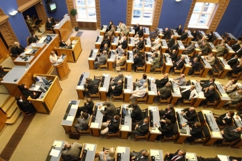 Riigikogu istungitesaal Toompeal: saja ühe riigikogu saadiku otsused kujundavad meie elu, väärtusi ja omavahelisi suhteid väga pikka aega. Foto: riigikogu