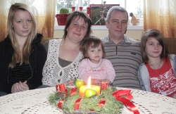 Perekond Lekarkin (vasakult): Eliise (14), ema Maarika, Loviise (2), isa Lev ja Marianne (11).  Foto: Merje Talvik