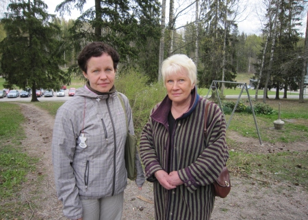 Kaisa Syrjä (paremal) on Rinnekotis töötanud 38 aastat. Ta on ka Anneli Tamme, kes saabus Soome tööle neli aastat tagasi, töölevõtja. Sirje Semm