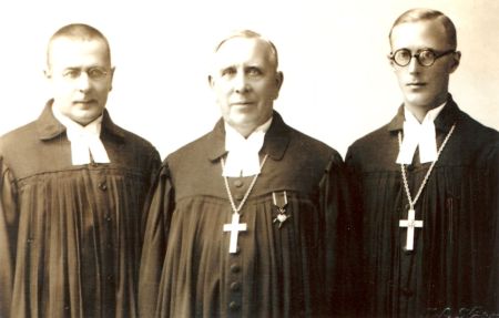 Kolm õpetajat kivistet – Georg-Wilhelm (vasakult), Georg ja Einar. Arvatavalt 1937. aastal. 2 x arhiiv
