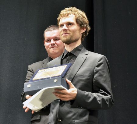 Noor dirigent Endrik Üksvärav ja grand prix. Erakogu
