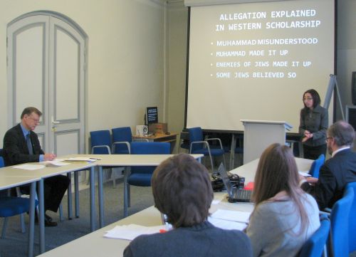 Helsingi ülikooli usuteaduskonna doktorant Maria Pakkala esitleb oma uurimust juutidest ja kristlastest koraanis. Tiiu Pikkur