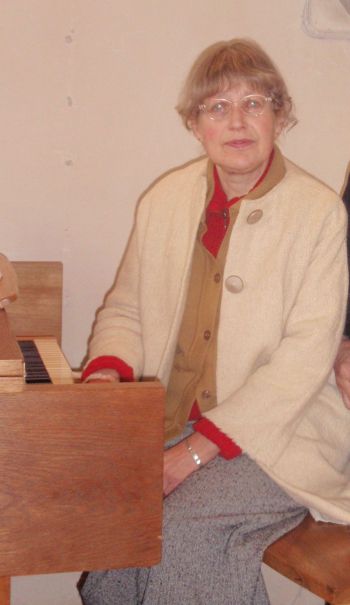 Sünnipäevalaps Kristiina Hoidre muusikategemisest on võlutud paljud tema kaasteelised. On ka öeldud, et Kristiina ja orel kuuluvad kokku. Arhiiv