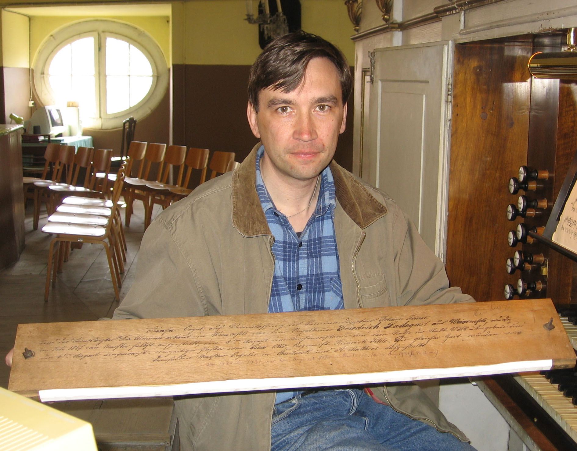 Orelilauale on meister Ladegast oma käega initsiaalid kirjutanud. Selgitust jagab organist Jüri Goltsov.